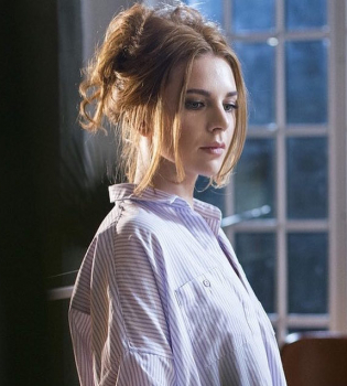 Растет животик? Жену Владимира Преснякова заподозрили в беременности