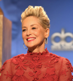 Шэрон Стоун вышла в свет в полупрозрачном красном платье