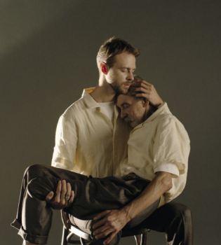 Макс Барских в фотосессии для Viva!