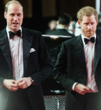 В стиле Джеймса Бонда: принц Гарри и принц Уильям блистают на премьере "Звездных воинов"