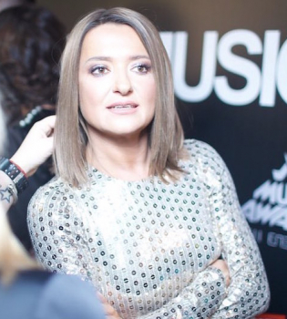 Конфуз на сцене: Наталье Могилевской во время выступления выключили звук