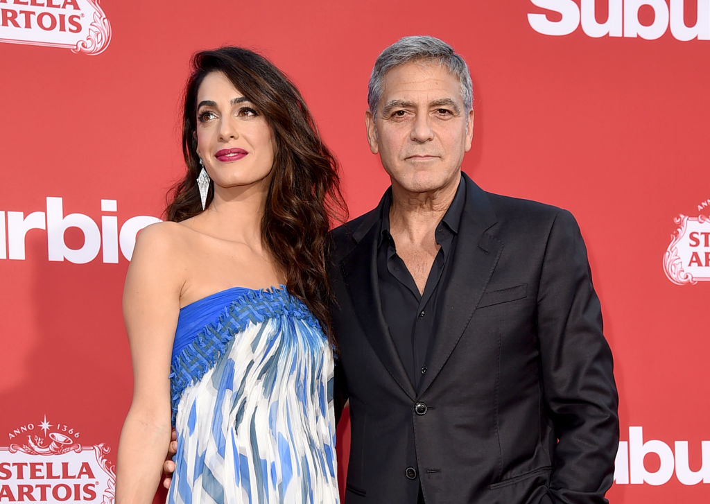 Такого еще не делал никто: Джордж и Амаль Клуни удивили пассажиров самолета, на котором летели с близнецами
