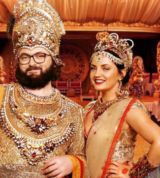 Фотофакт: замужняя Ольга Цибульская публично поцеловалась с Dzidzio