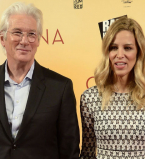 68-летний Ричард Гир женится на молодой возлюбленной