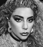 Леди Гага расстроила фанатов располневшей фигурой