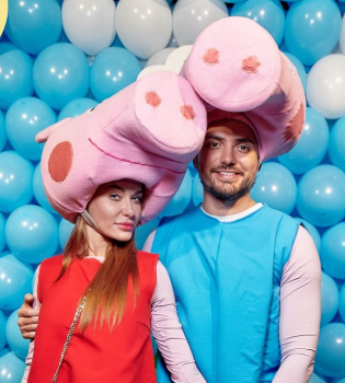 Слава Неангелы в наряде свинки Пеппы устроила грандиозный день рождения для своих детей