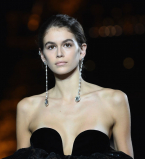 У 16-летней дочери Синди Кроуфорд Кайи Гербер появился первый парень