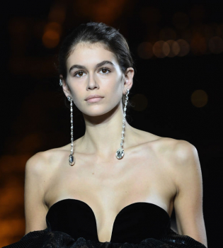 У 16-летней дочери Синди Кроуфорд Кайи Гербер появился первый парень