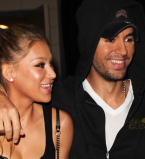 Анна Курникова тайно родила Энрике Иглесиасу двойню - СМИ