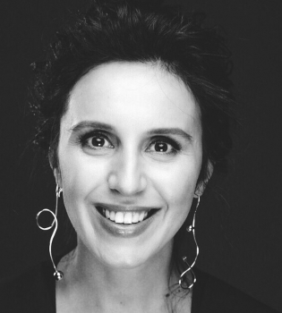 Беременная Джамала поделилась милым фото с округлившимся животиком