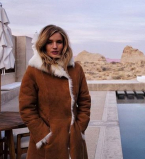 Как мило: Роузи Хантингтон-Уайтли путешествует с маленьким сыном