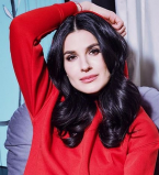 Видео: Маша Ефросинина в облегающем костюме занимается в спортзале