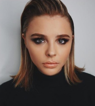 Это любовь: Хлоя Морец засыпала сеть снимками Бруклина Бекхэма