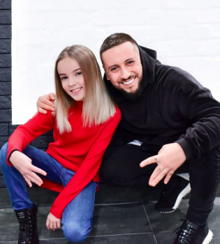 Данелия Тулешова и Monatik