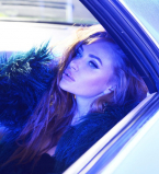 Огромные шубы, кислотные парики и немного эротики: &quot;Неангелы&quot; презентовали новый клип