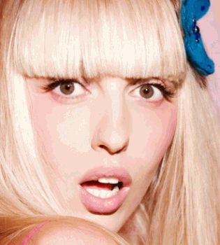 Ольга Полякова с бантиком