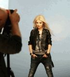 Мика Ньютон панковатая