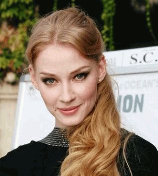 Светлана Ходченкова в макияже