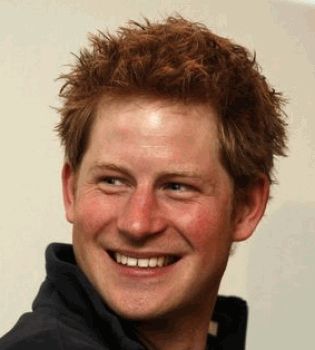 Принц Гарри смеется