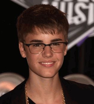 Джастин Бибер очкастый жлоб