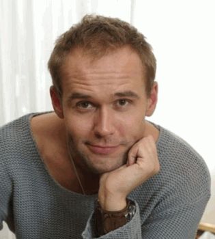 Максим Аверин волосат