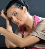 Елена Ваенга в полоборота