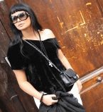 Ассия Ахат в очках