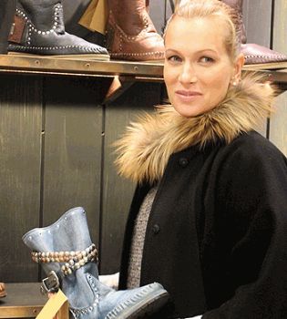 Олеся Судзиловская и обувь