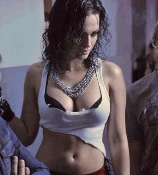 Даша Астафьева с сисяндрами