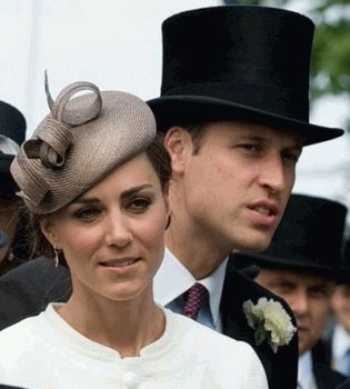 Принц Уильям и Кейт Миддлтон торжественные