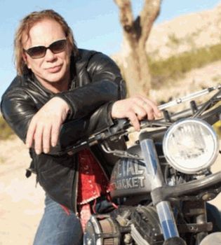 Микки Рурк с байком