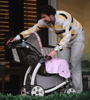 Филипп Киркоров с коляской