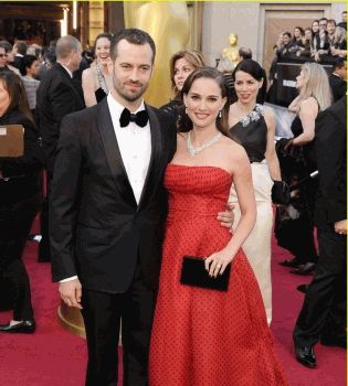 Натали Портман и ее Бенжамин на Оскаре 2012