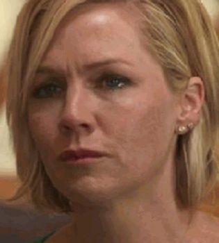 Дженни Гарт плачет