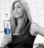 Дженнифер Энистон вода