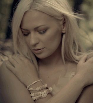 ALLOISE клип чб