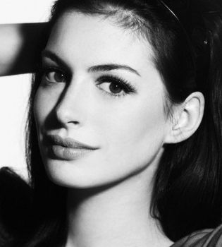 Энн Хэтэуэй новое