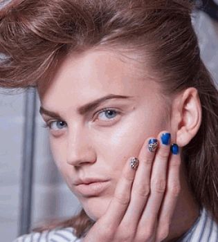 маникюр с недель моды