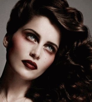 Соблазнительная Летиция Каста в гламурной фотосессии (ФОТО)