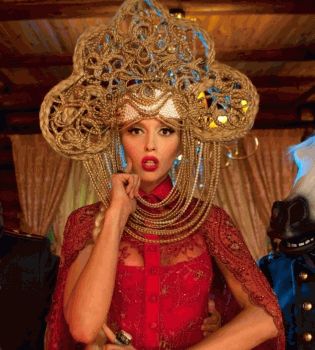 Оля Полякова