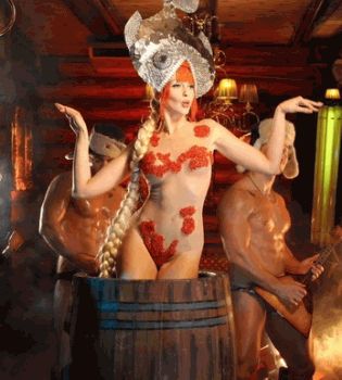 Оля Полякова 1