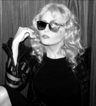 Анжелика Варум