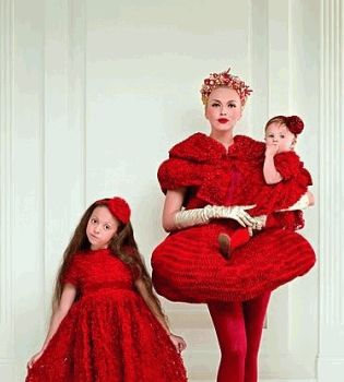 Оля Полякова с детьми