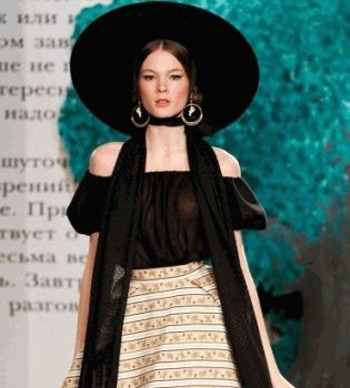 Ульяна Сергиенко показ