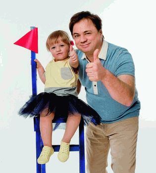 Андрей Леонов с дочкой