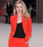 Рози Хантингтон-Уайтли в костюме