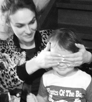 Алена Водонаева с сыном