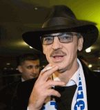 Михаил Боярский курит