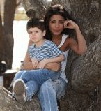 Санта Димопулос с сыном