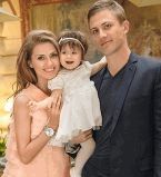 Виктория Боня и семья